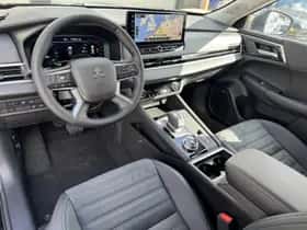 Mitsubishi Outlander (2026) thumbnail 10