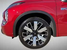 Mitsubishi Outlander (2025) thumbnail 8