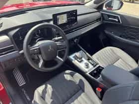 Mitsubishi Outlander (2025) thumbnail 10