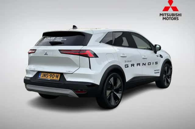 Mitsubishi Grandis (2025) thumbnail 4