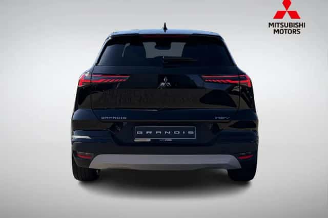 Mitsubishi Grandis (2026) thumbnail 5