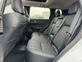Mitsubishi Outlander (2026) thumbnail 12