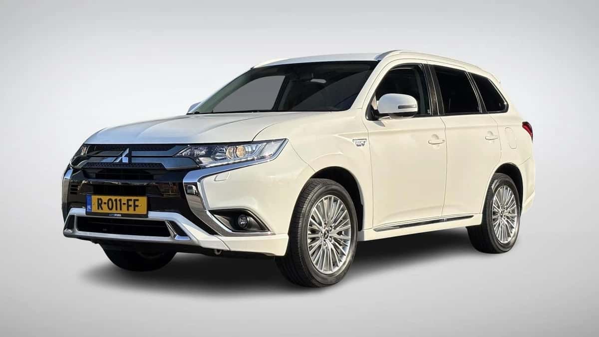 Mitsubishi Outlander (2021) — foto 1