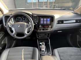 Mitsubishi Outlander (2021) thumbnail 11