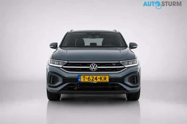 Volkswagen T-Roc (2023) thumbnail 2