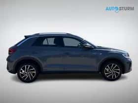 Volkswagen T-Roc (2023) thumbnail 3