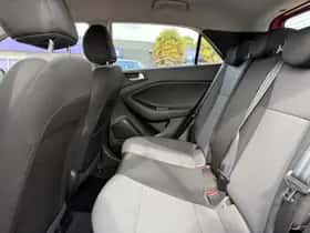 Hyundai i20 (2016) thumbnail 13