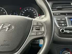 Hyundai i20 (2016) thumbnail 17