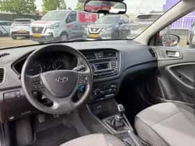 Hyundai i20 (2016) thumbnail 9