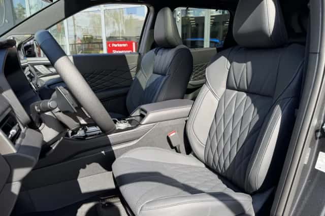 Mitsubishi Outlander (2026) thumbnail 6
