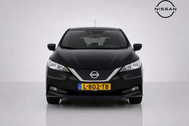 Nissan Leaf (2021) thumbnail 2