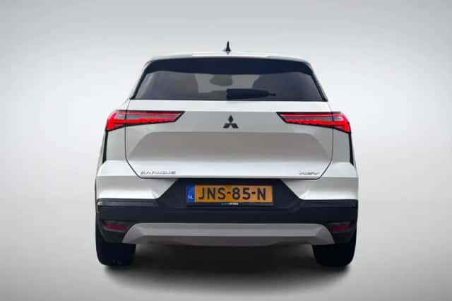 Mitsubishi Grandis (2025) thumbnail 6