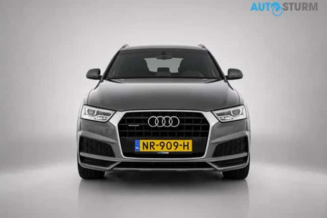 Audi Q3 (2017) thumbnail 2