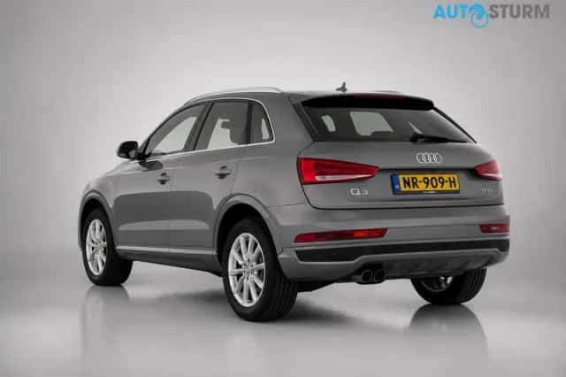Audi Q3 (2017) thumbnail 3