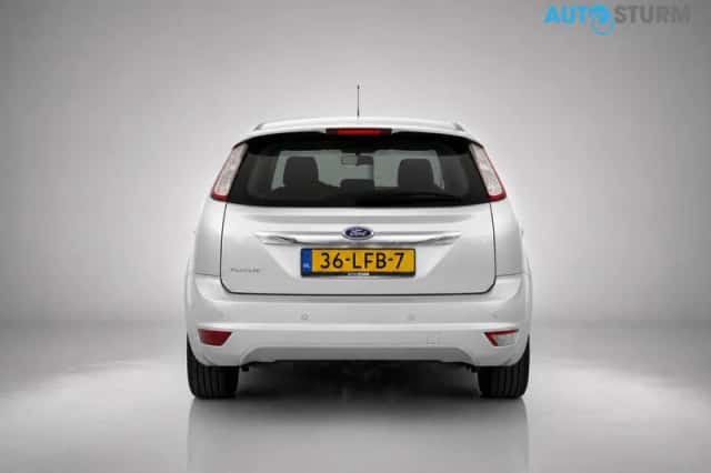 Ford Focus (2010) thumbnail 4