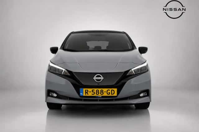 Nissan Leaf (2022) thumbnail 2