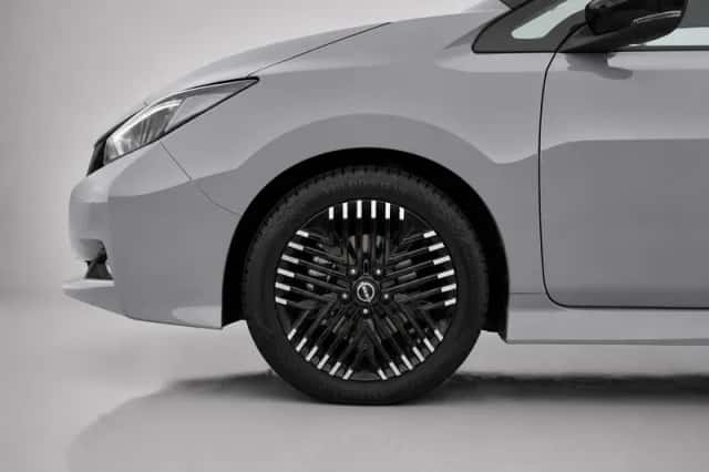Nissan Leaf (2022) thumbnail 6