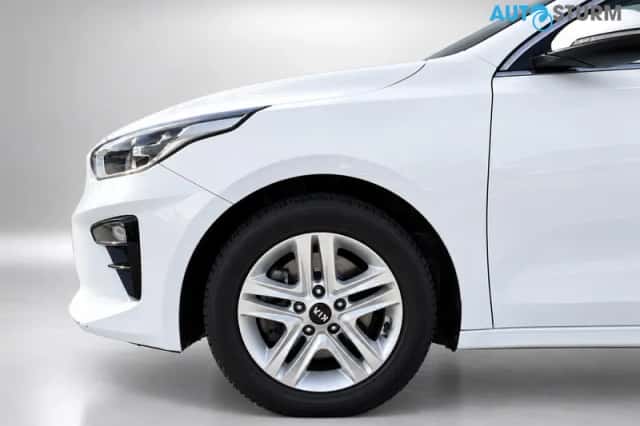 Kia Ceed (2020) thumbnail 5