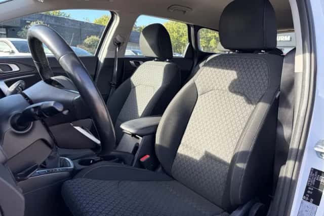 Kia Ceed (2020) thumbnail 6
