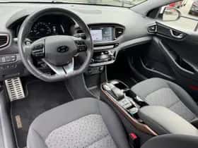 Hyundai Ioniq (2018) thumbnail 11