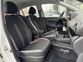 Hyundai i10 (2024) thumbnail 11