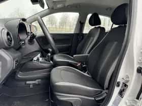 Hyundai i10 (2024) thumbnail 9