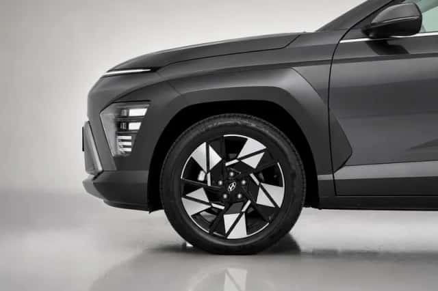 Hyundai Kona (2024) thumbnail 6