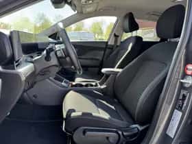 Hyundai Kona (2024) thumbnail 7