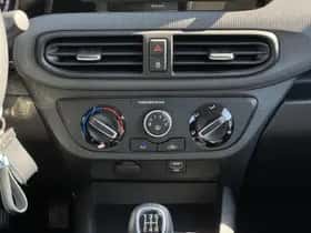 Hyundai i10 (2023) thumbnail 16