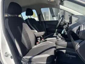 Hyundai i10 (2023) thumbnail 8