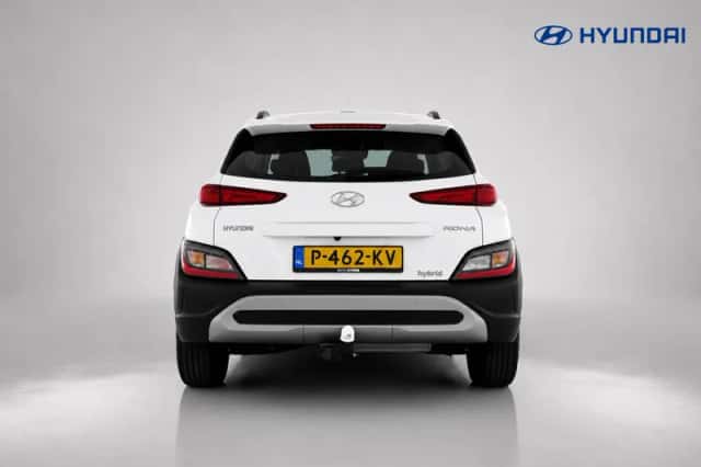 Hyundai Kona (2022) thumbnail 4