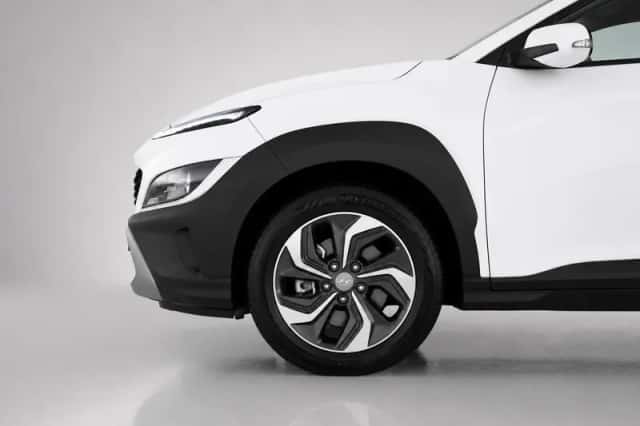 Hyundai Kona (2022) thumbnail 6