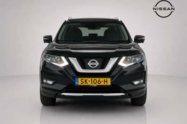 Nissan X-Trail (2018) thumbnail 2