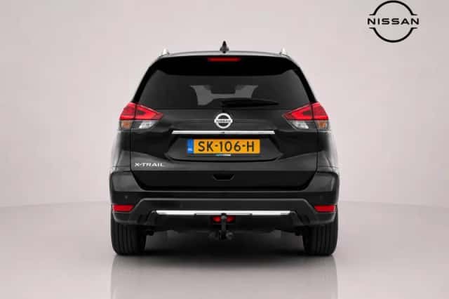 Nissan X-Trail (2018) thumbnail 4
