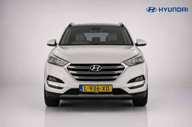 Hyundai Tucson (2016) thumbnail 2