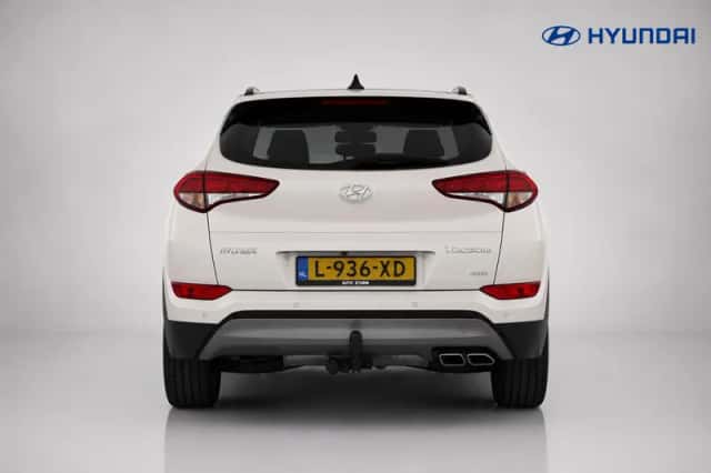 Hyundai Tucson (2016) thumbnail 4
