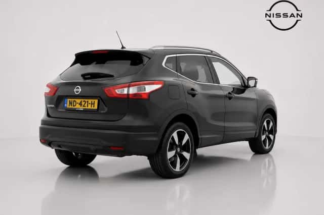 Nissan Qashqai (2017) thumbnail 3