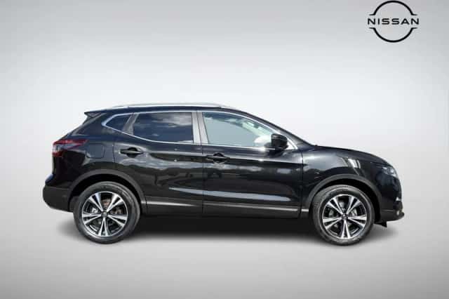 Nissan Qashqai (2021) thumbnail 3