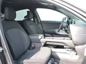 Hyundai Ioniq 6 (2023) thumbnail 11