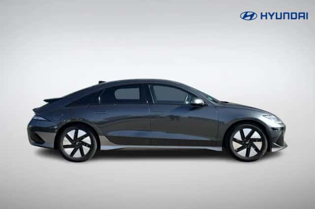 Hyundai Ioniq 6 (2023) thumbnail 3