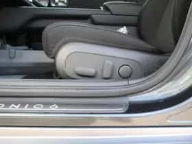 Hyundai Ioniq 6 (2023) thumbnail 26