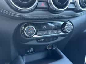 Nissan Juke (2021) thumbnail 14