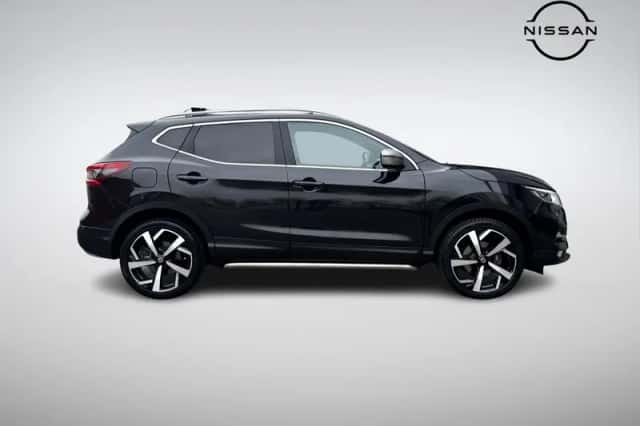 Nissan Qashqai (2019) thumbnail 3