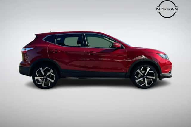 Nissan Qashqai (2016) thumbnail 3