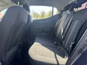 Hyundai i10 (2023) thumbnail 9