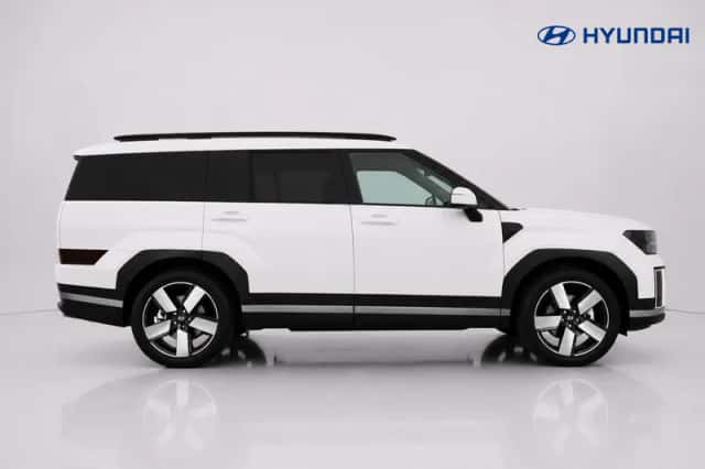 Hyundai Santa Fe (2025) thumbnail 3