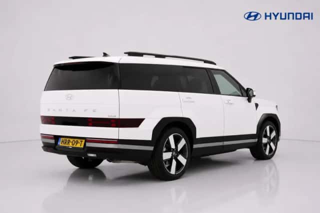 Hyundai Santa Fe (2025) thumbnail 4