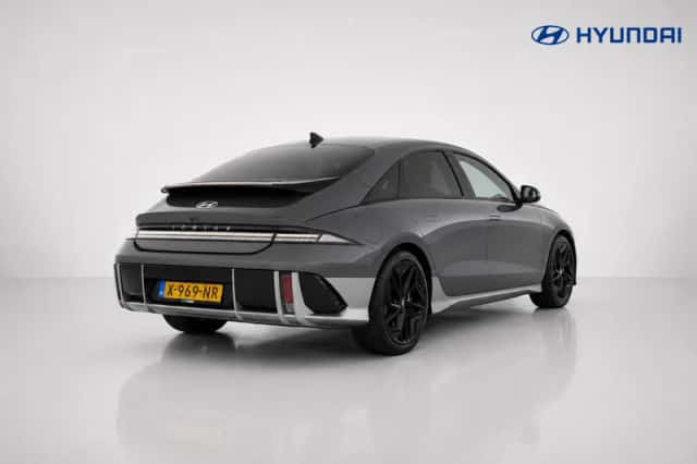 Hyundai Ioniq 6 (2024) thumbnail 3