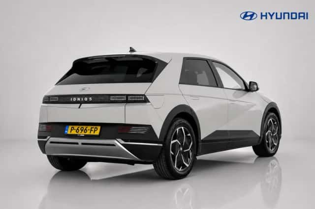 Hyundai Ioniq 5 (2022) thumbnail 3