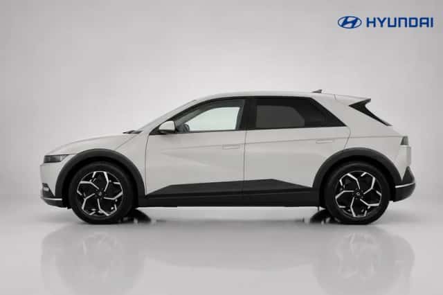Hyundai Ioniq 5 (2022) thumbnail 4
